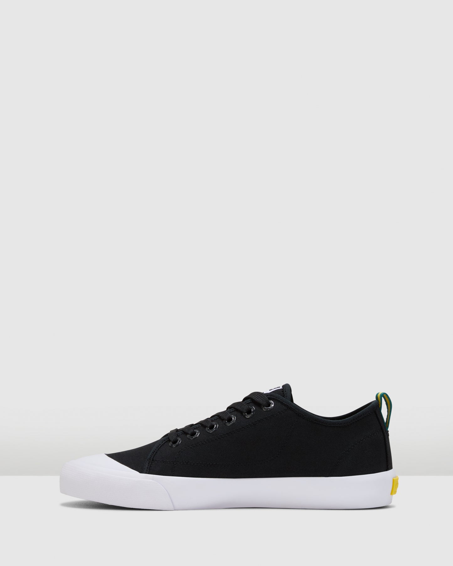 BLACK/WHITE